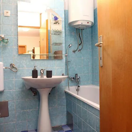 Mama Sak Apartament *